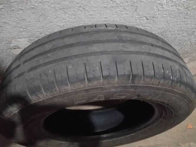 Vendo pneu meia Vida ...Aro 14