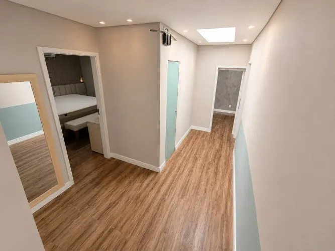 LINDA CASA COM 3 QUARTOS SENDO 2 SUITES - CONJUNTO AJURICABA