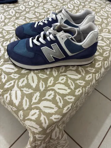 2 tênis New Balance semi-novos 41