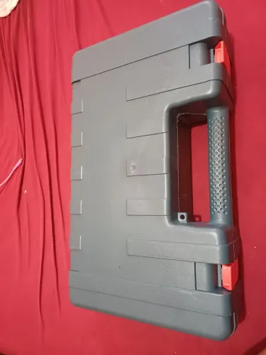 Vende se um martelo perfurador