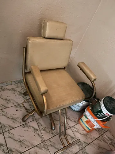 CADEIRA PARA SALÃO/ SOBRANCELHAS