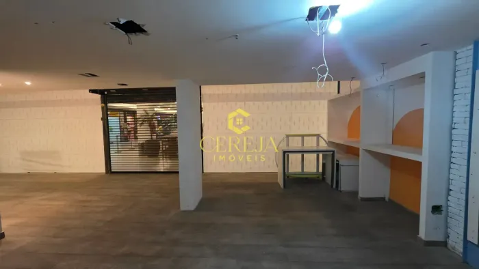 Loja com 40m² de área útil para venda ou locação no Cadima Shopping, em Nova Friburgo