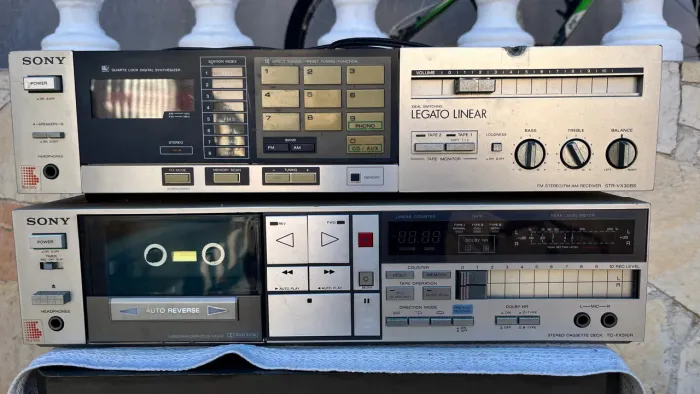 Conjunto de som com receiver tape e caixa