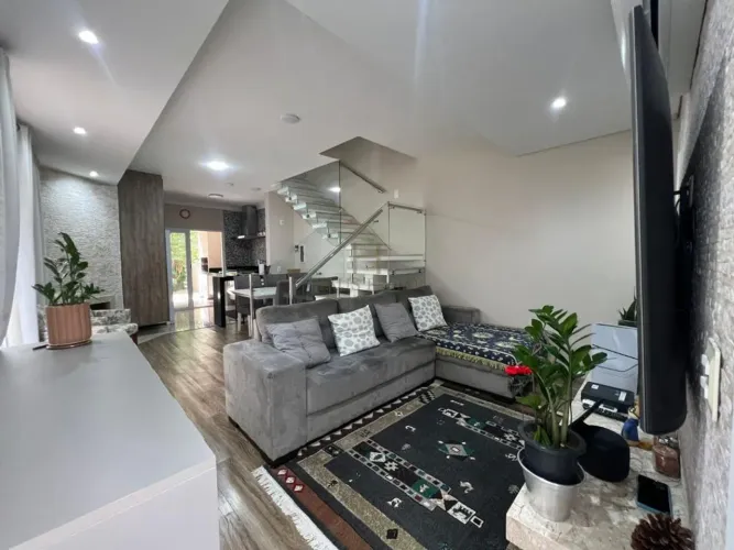 Casa à venda em Cotia, Chácara Pavoeiro, com 3 quartos, com 115 m², Condomínio Modernita I