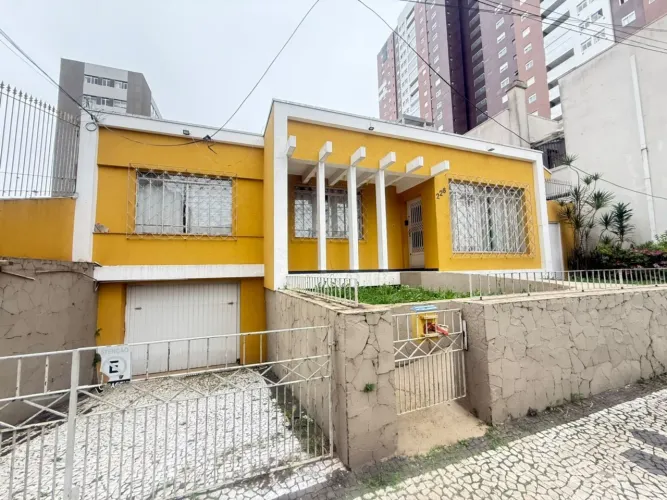 CASA PARA LOCAÇÃO NO CENTRO
