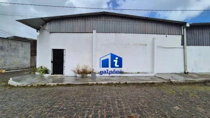 Galpão com 630 m² à 250 metros da BR 101 em Abreu e Lima/PE