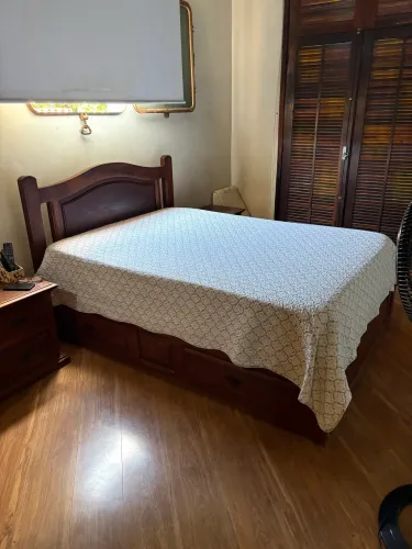 Cama de Casal de Madeira Maciça