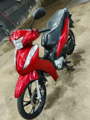 Moto Biz 125 <br>E em informações