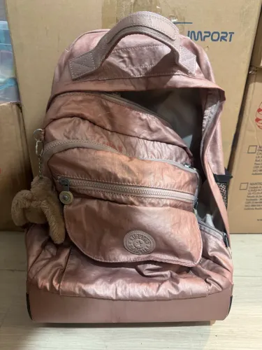 VENDO MOCHILA KIPLING DE RODINHA 