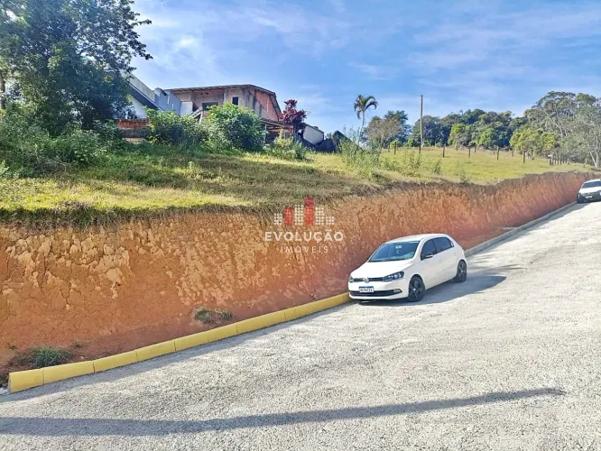 Terreno 380m² em Santo Amaro da Imperatriz