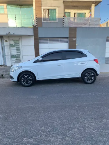 Chevrolet Onix Hatch LT 1.0 8V Flex Power Mec. 4P 2014