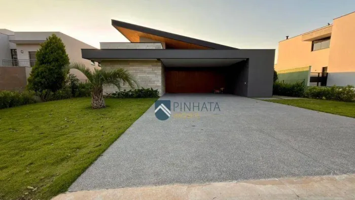 Casa Térrea Alto Padrão no Portal Japy | Cabreúva | 4 Suítes | 1.000 m² | Piscina Aquecida