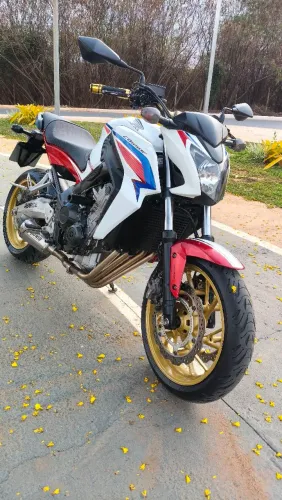 Vendo ou troco Cb 650 f Extra com apenas 28.500 km rodados