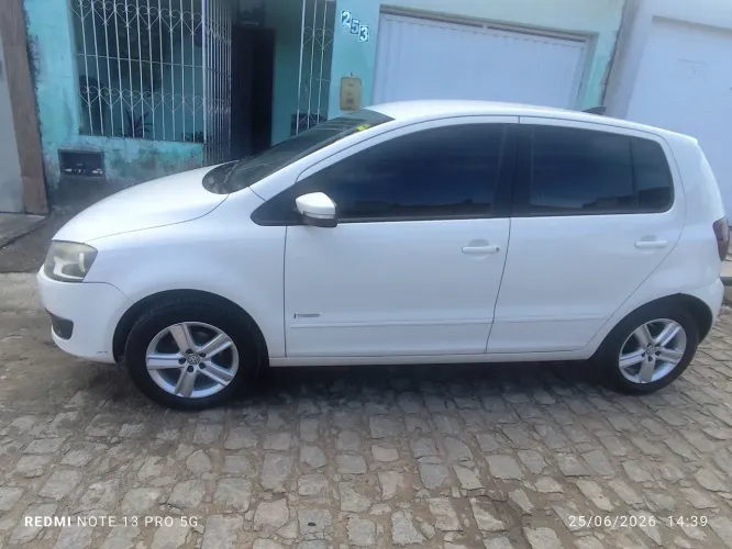 Volkswagen Fox 1.0 MI Total Flex 8V 5P 2013