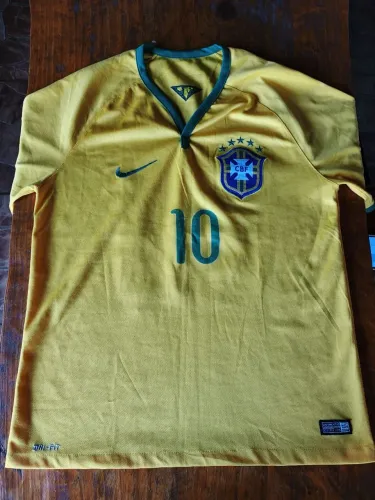 Camisa oficial titular da Seleção Brasileira de 2014