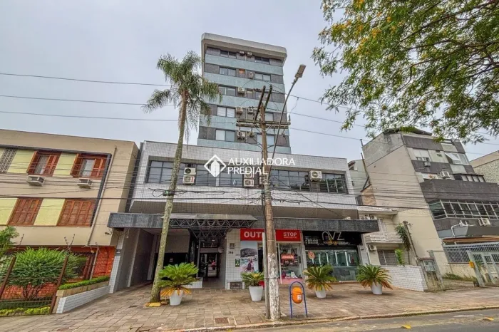 Oportunidade no Menino Deus: Sala de 83m² com Vaga Ampla para 2 Veículos