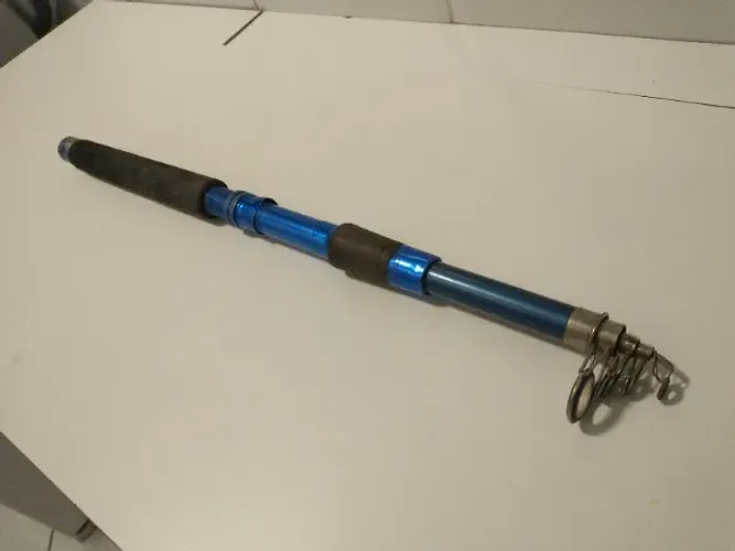 Vara de Pesca Telescópica Azul - 2,40 m - C/ Engate para Molinete: Super Leve e Resistente
