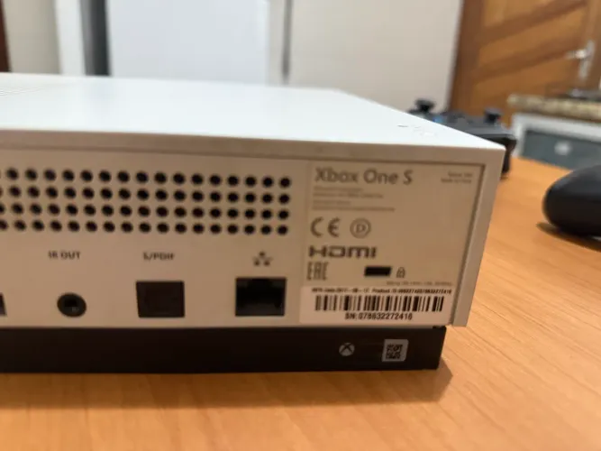 Xbox one s 1tb com 1 controle