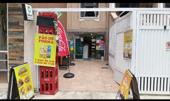 Mercadinho de bairro na Pompeia Santos