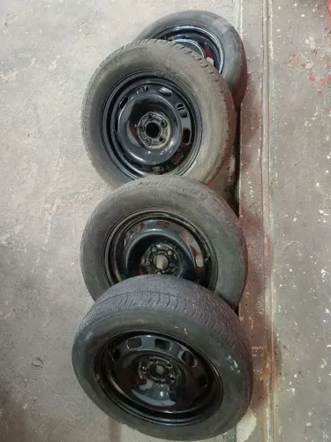 4x Rodas ARO 15 - ( 5 FUROS )