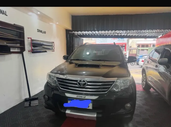 Toyota Hilux SW4 SR D4-d 4X4 3.0 TDI Dies. AUT 2014