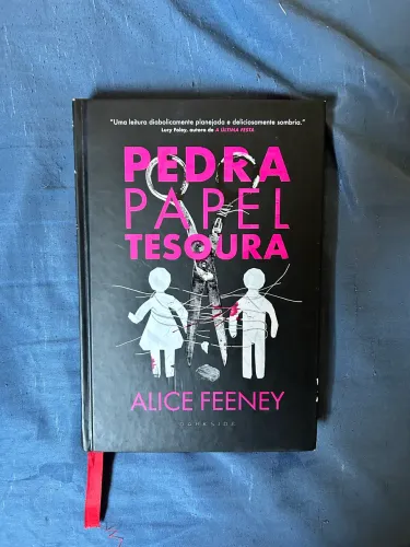 Livro Pedra, Papel e Tesoura - Alice Feeney - DarkSide - Capa Dura