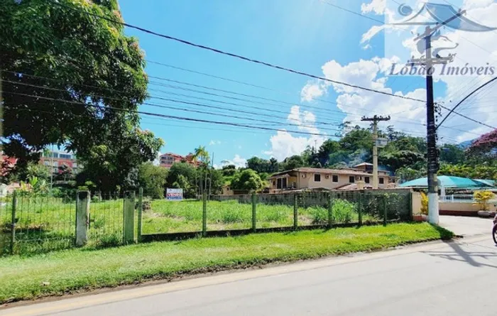 Terreno na avenida principal no Centro de Penedo em Itatiaia - RJ. Com 3.000m²