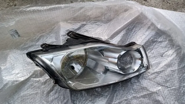 Lente do Farol Ford Ecosport 2008 lado direito