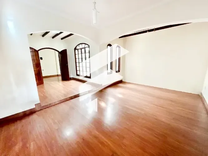 Casa Duplex com 4qts e 1 suíte Maravilhosa no Centro de Vila Velha /E.S