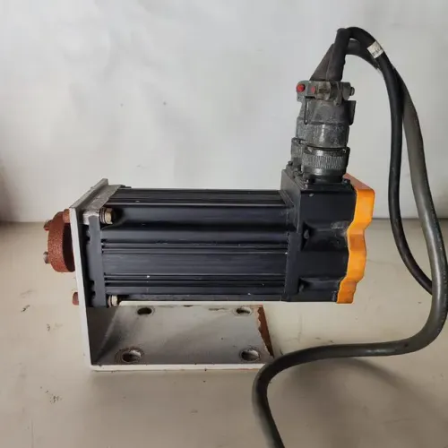 Servomotor com cabos