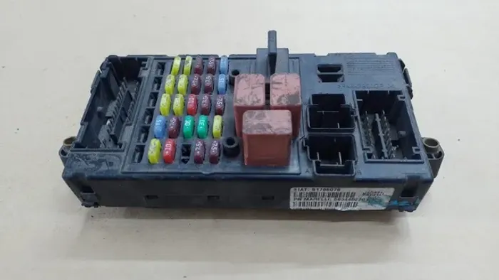 Caixa De Fusivel Fiat Stilo