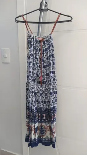 Vestido curto acinturado estampado