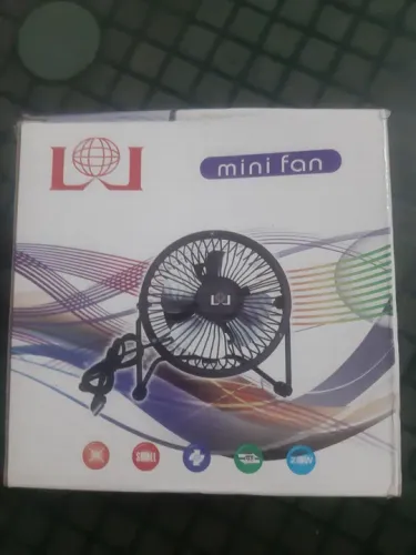 Mini ventilador de mesa