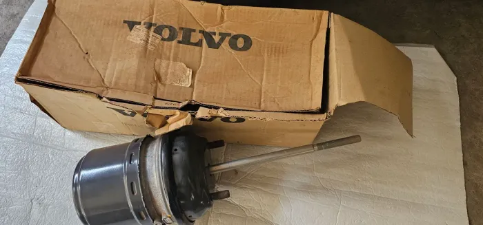Caminhao volvo FM FH cilindro cuica de freio nova original 20533211
