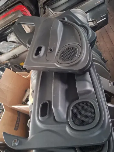 Forro de porta fiat mobi