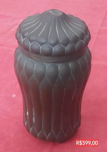 Vaso Decorativo em metal prata.