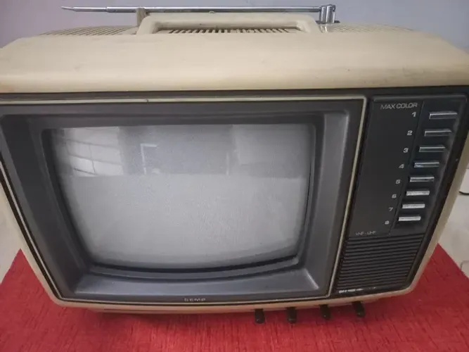 Tv antiga SEMP. .max color antiga 