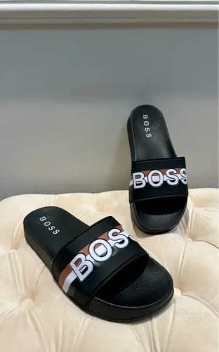 Chinelo slide de grife 