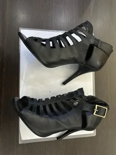 Sandália couro n 35