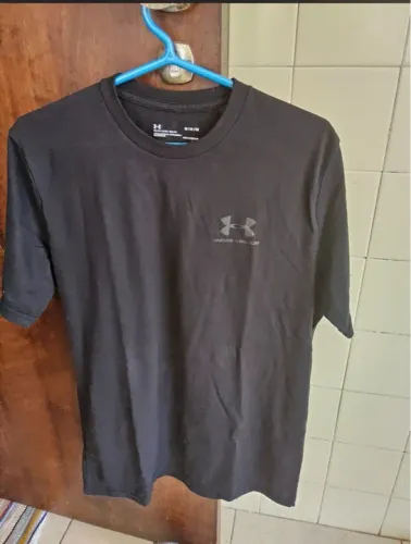 Camiseta Under Armour Preta Slim Fit