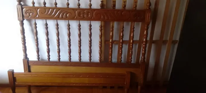 Cama casal. Madeira rústicas 