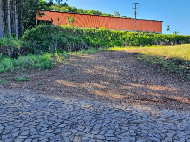 20.000 Metros Quadrados com um Barracão de 1.000m² Ótima Oportunidade