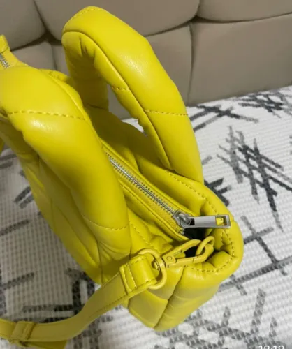 Bolsa Amarela Matelassê com Alça de Mão e Ombro