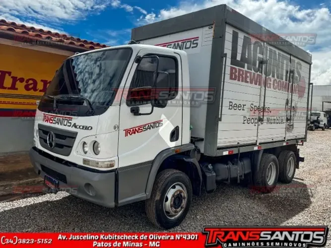 MB Accelo 1016 ano 2012
