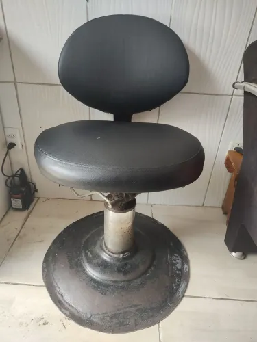 Cadeira hidráulica $200