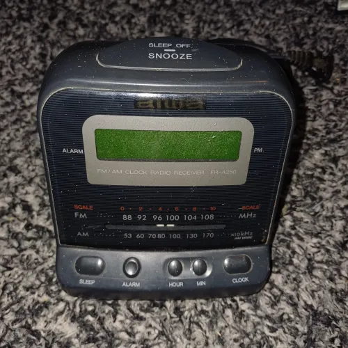 Rádio relógio Aiwa