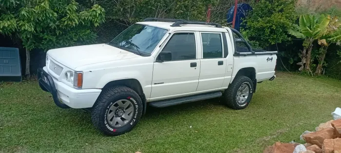 Mitsubishi L200 GL 2.5 4X4 CD Diesel 2001