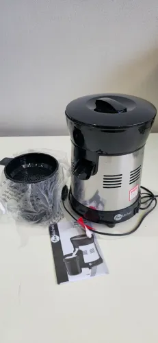 Espremedor Extrator de Frutas Fun Kitchen 250w, Bivolt - Preto e Inox NOVO