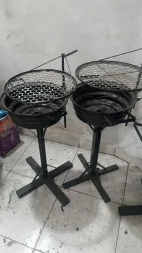 Vendo CHURRASQUEIRA em Excelente Estado