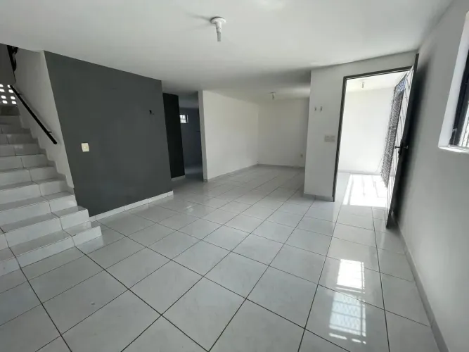 Casa de 1º andar com 3 dormitórios, à venda, 101 m² por R$ 250.000 - Cristo - João Pessoa/